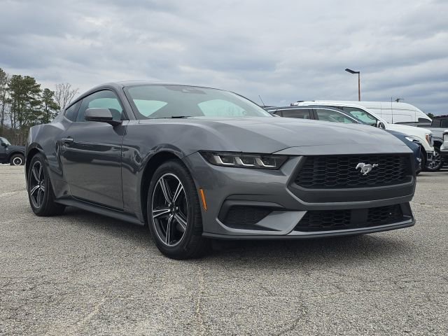 Used 2025 Ford Mustang Coupe RWD image 7