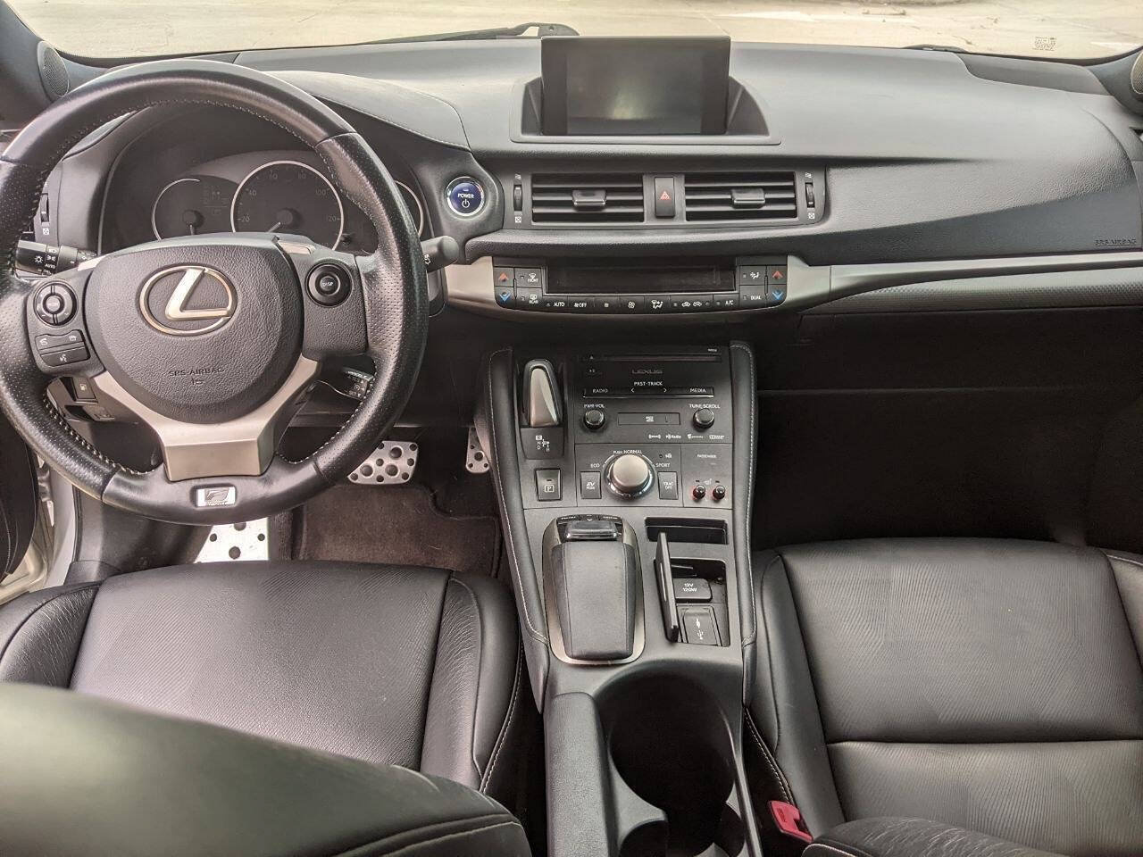 Used 2015 Lexus CT 200h w/ Navigation Package FWD image 11