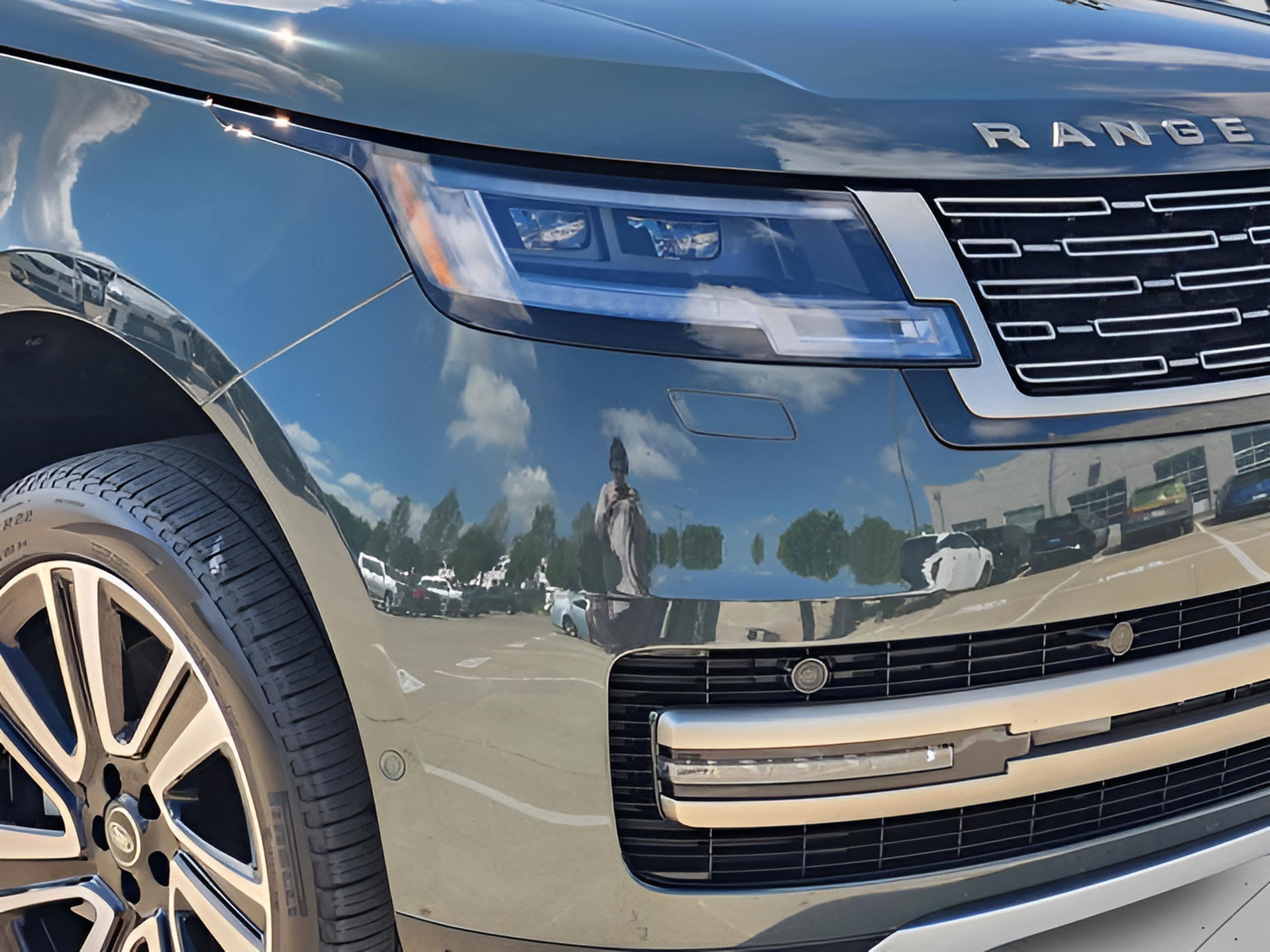 Used 2023 Land Rover Range Rover SE image 37