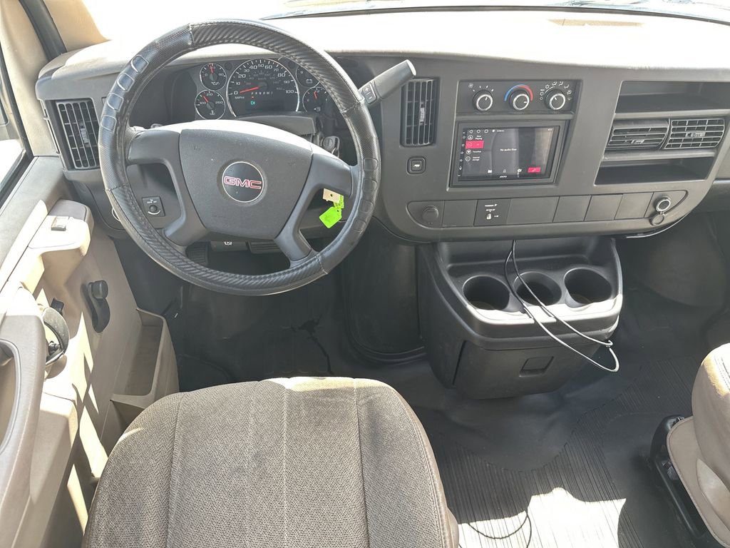 Used 2010 GMC Savana 3500 Extended w/ Chrome Appearance Package RWD image 14