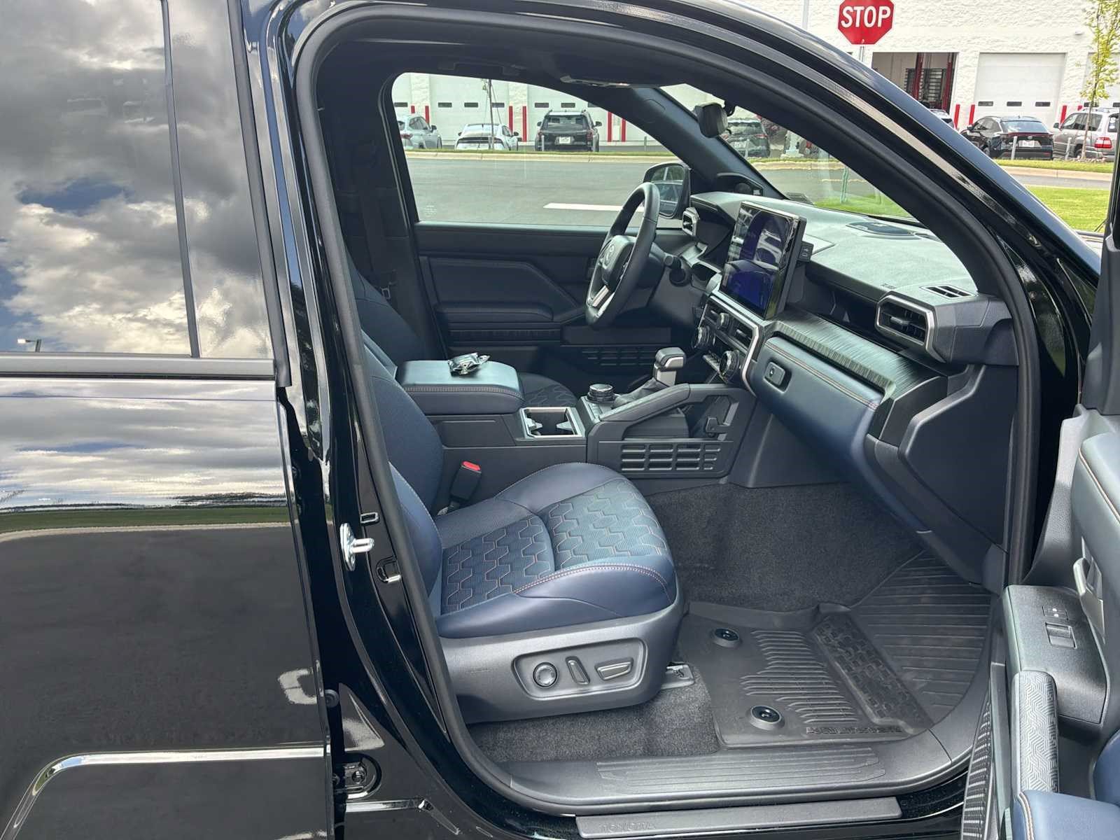 Used 2026 Toyota 4Runner Platinum AWD/4WD image 17