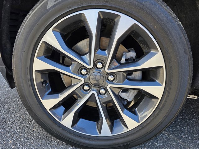 Used 2022 Jeep Grand Cherokee Overland image 3