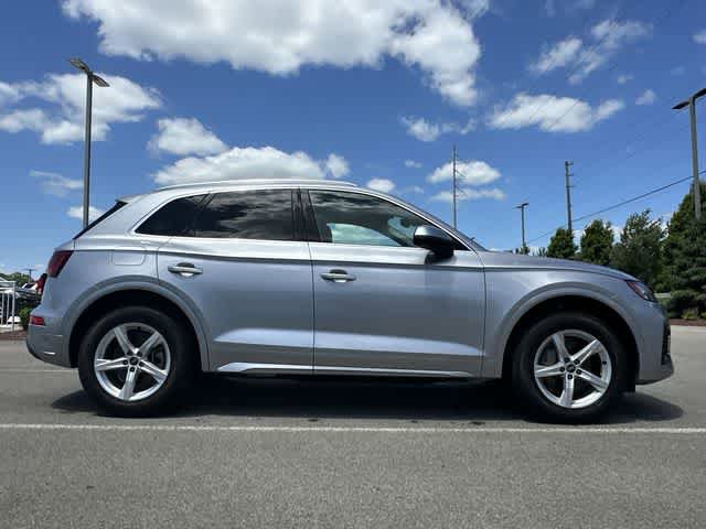 Used 2023 Audi Q5 2.0T Premium w/ Convenience Package AWD/4WD image 3
