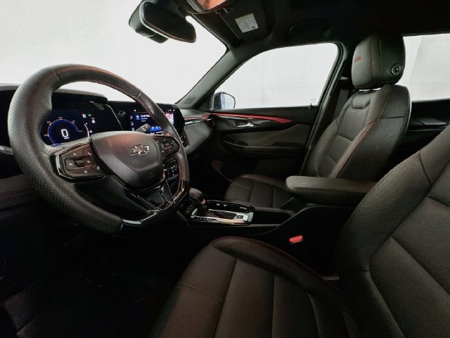 Used 2025 Chevrolet TrailBlazer RS w/ Convenience Package FWD image 19