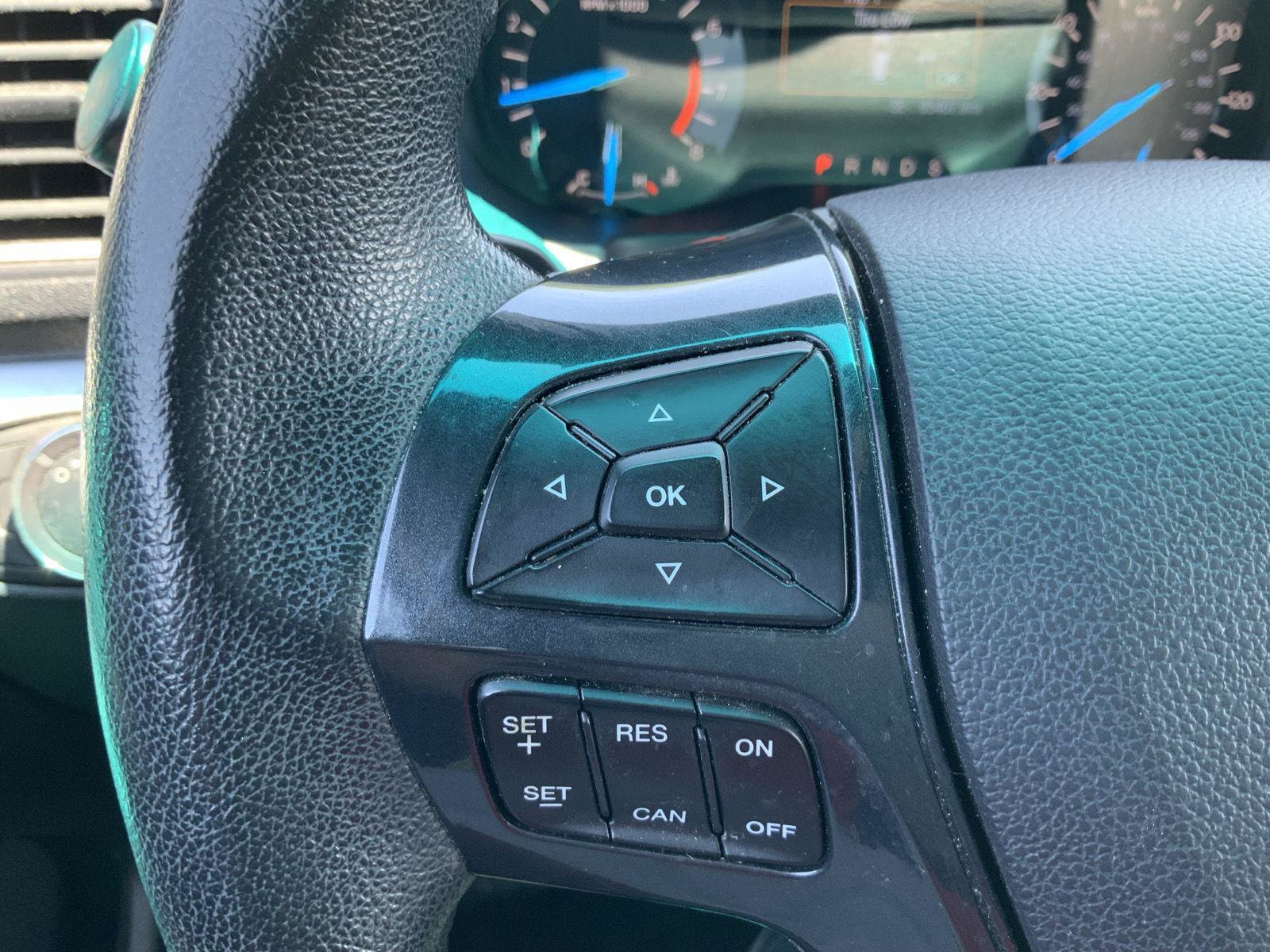 Used 2017 Ford Explorer XLT FWD image 27