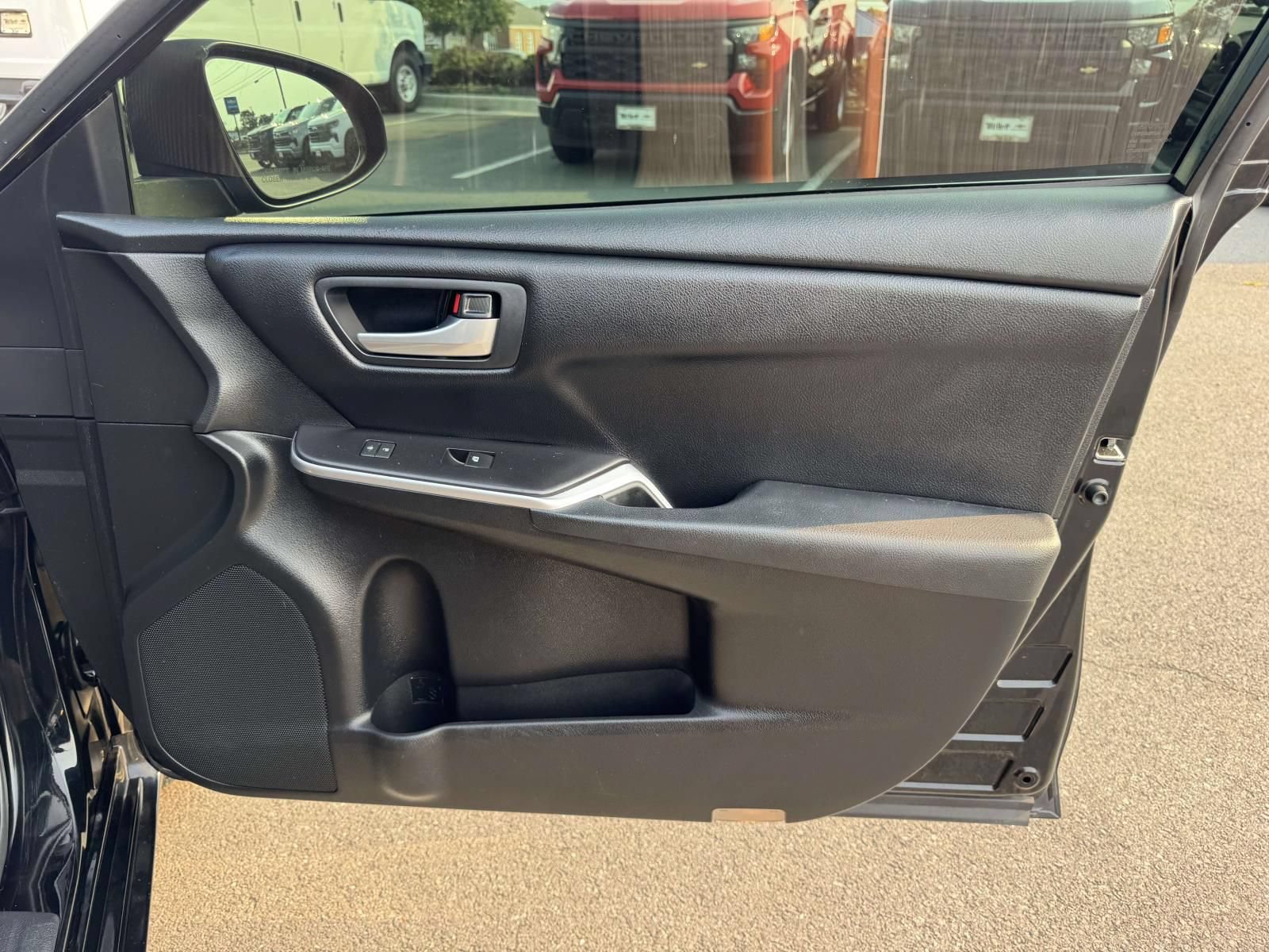 Used 2017 Toyota Camry LE FWD image 25