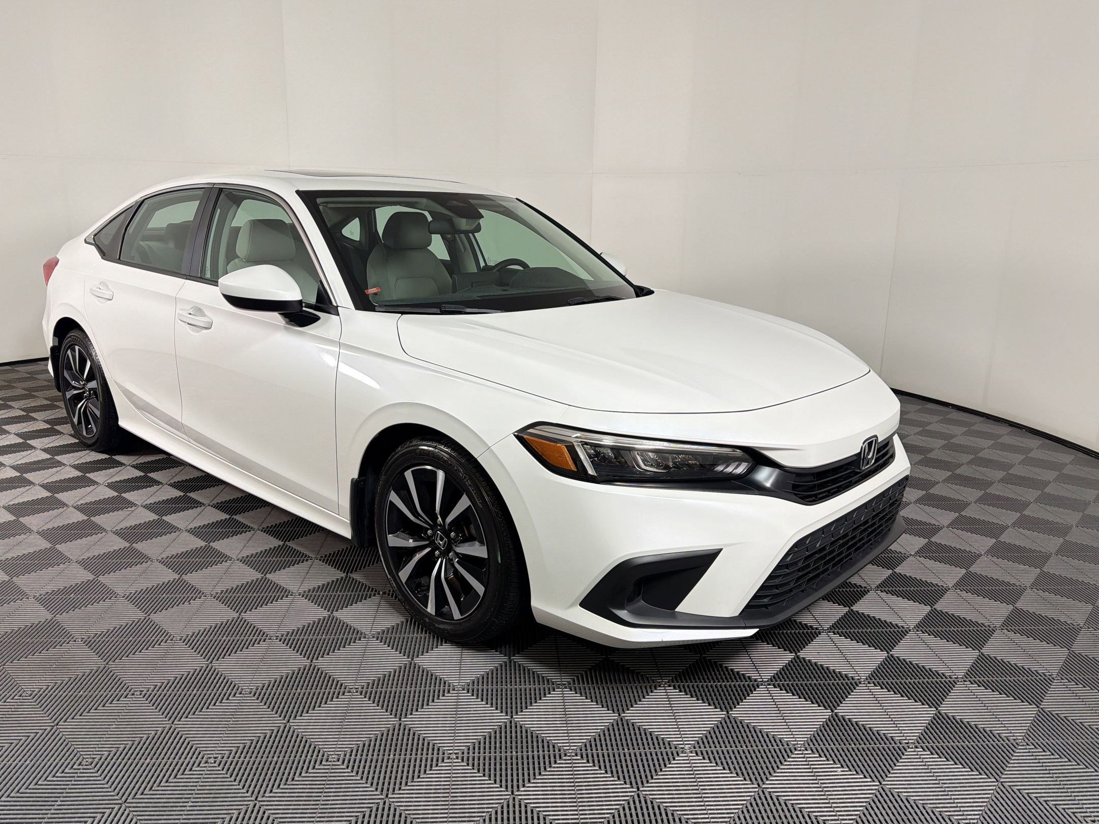 Used 2024 Honda Civic EX image 7