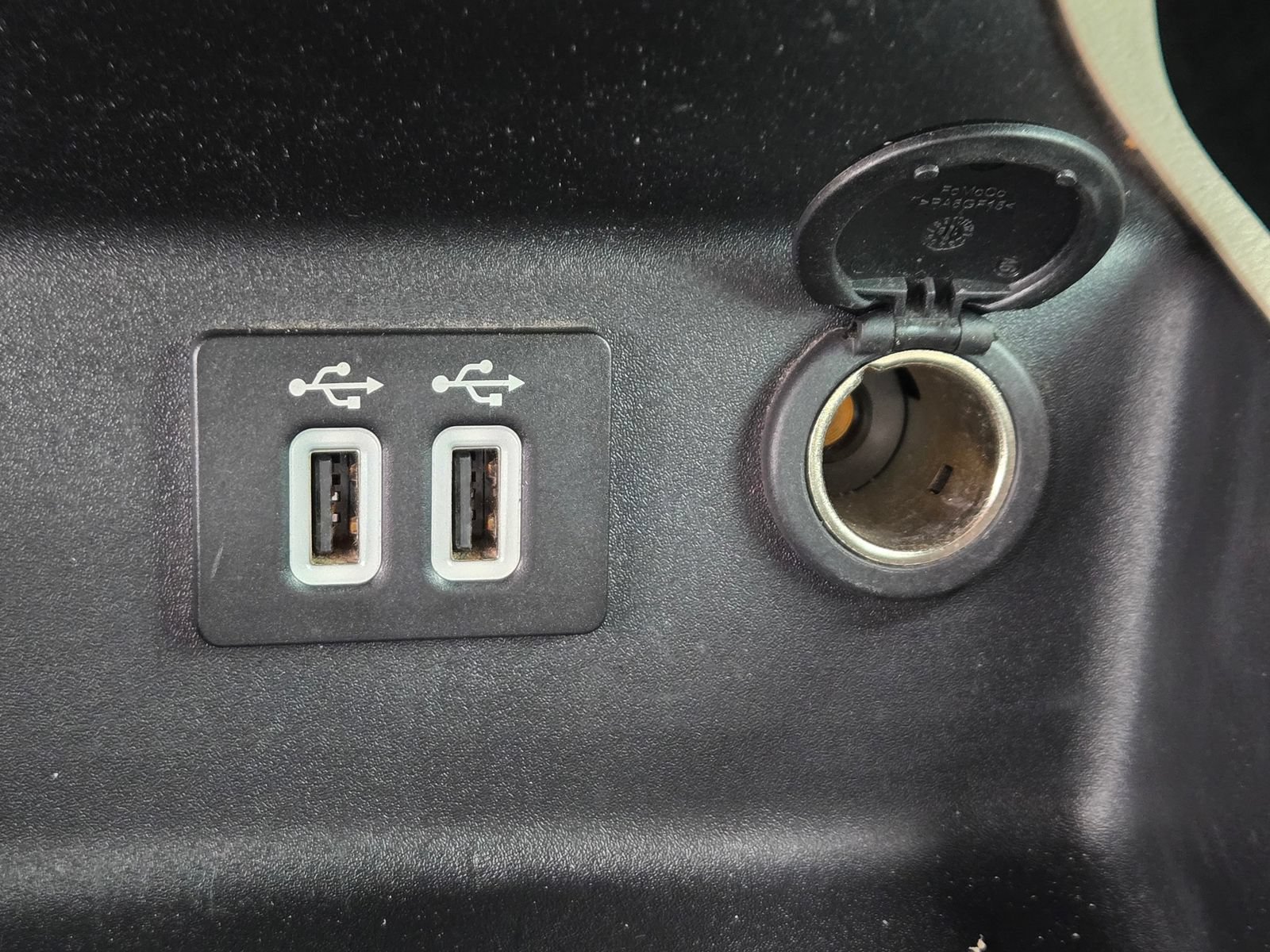 Used 2019 Ford Fusion SE FWD image 17