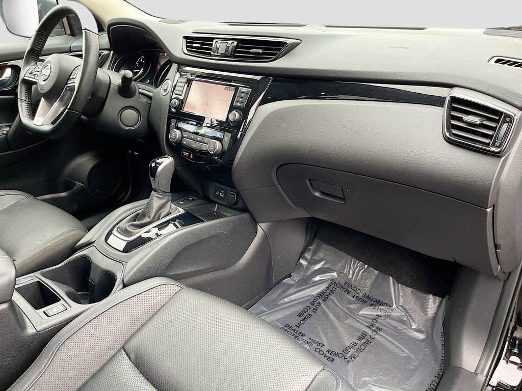 Used 2022 Nissan Rogue Sport SL w/ Premium Package image 28