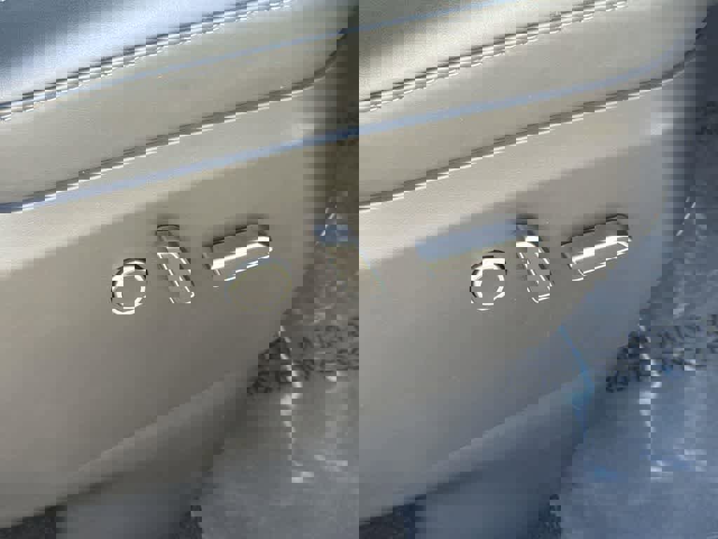 Used 2022 Tesla Model X Plaid image 42