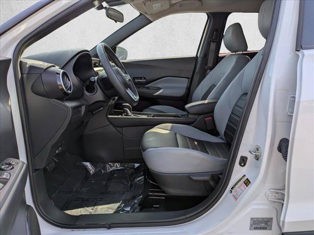 Used 2024 Nissan Kicks SR w/ SR Premium Package FWD image 9