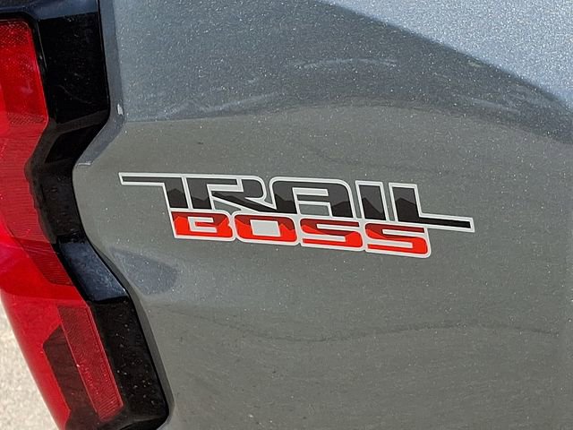 Used 2024 Chevrolet Colorado Trail Boss w/ Technology Package AWD/4WD image 37