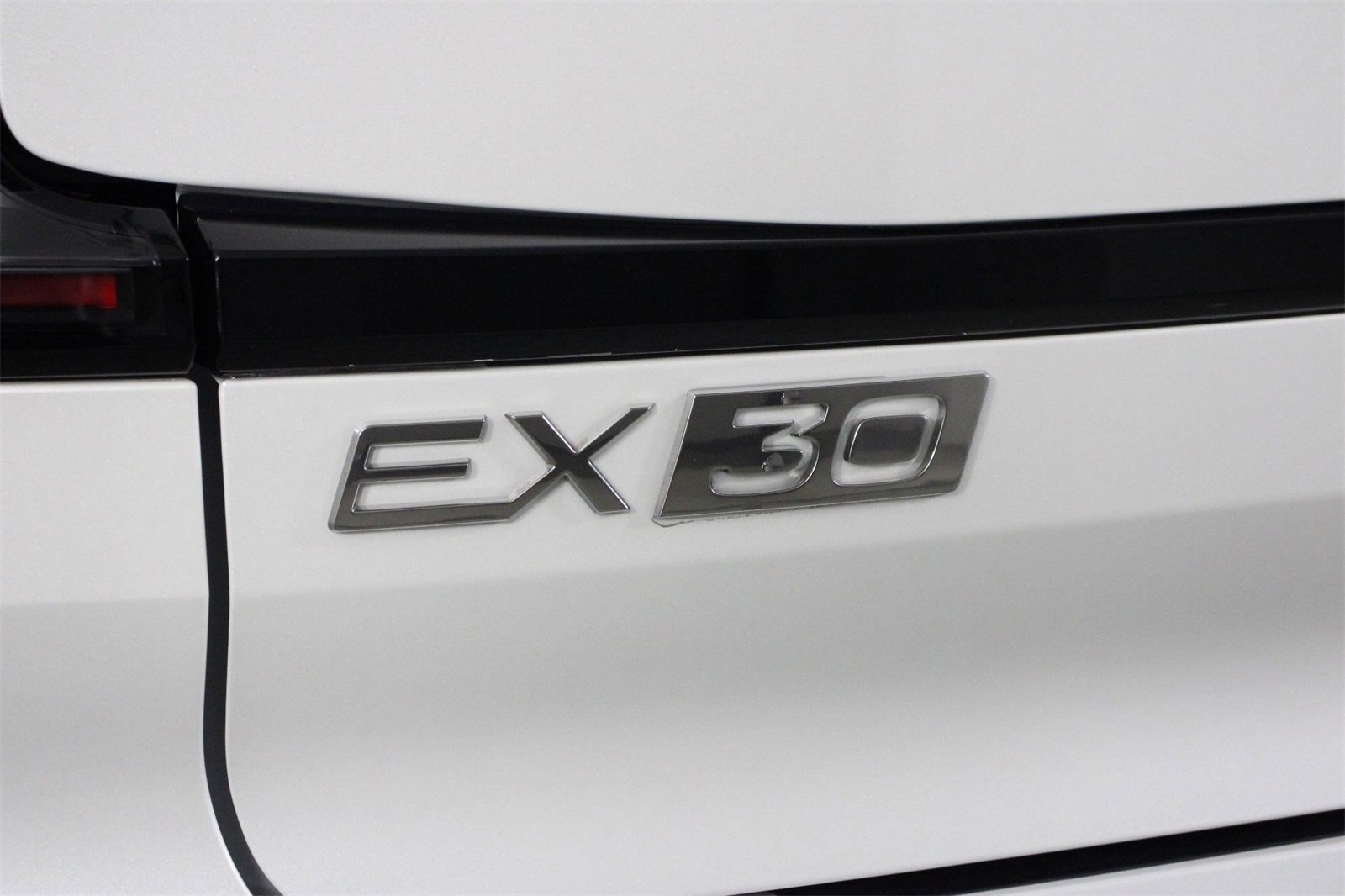 New 2025 Volvo EX30 Plus w/ Protection Package Premier image 15