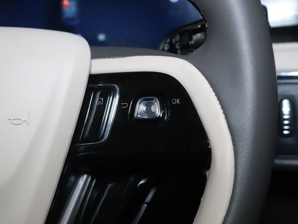 Certified 2024 Lincoln Corsair AWD image 22