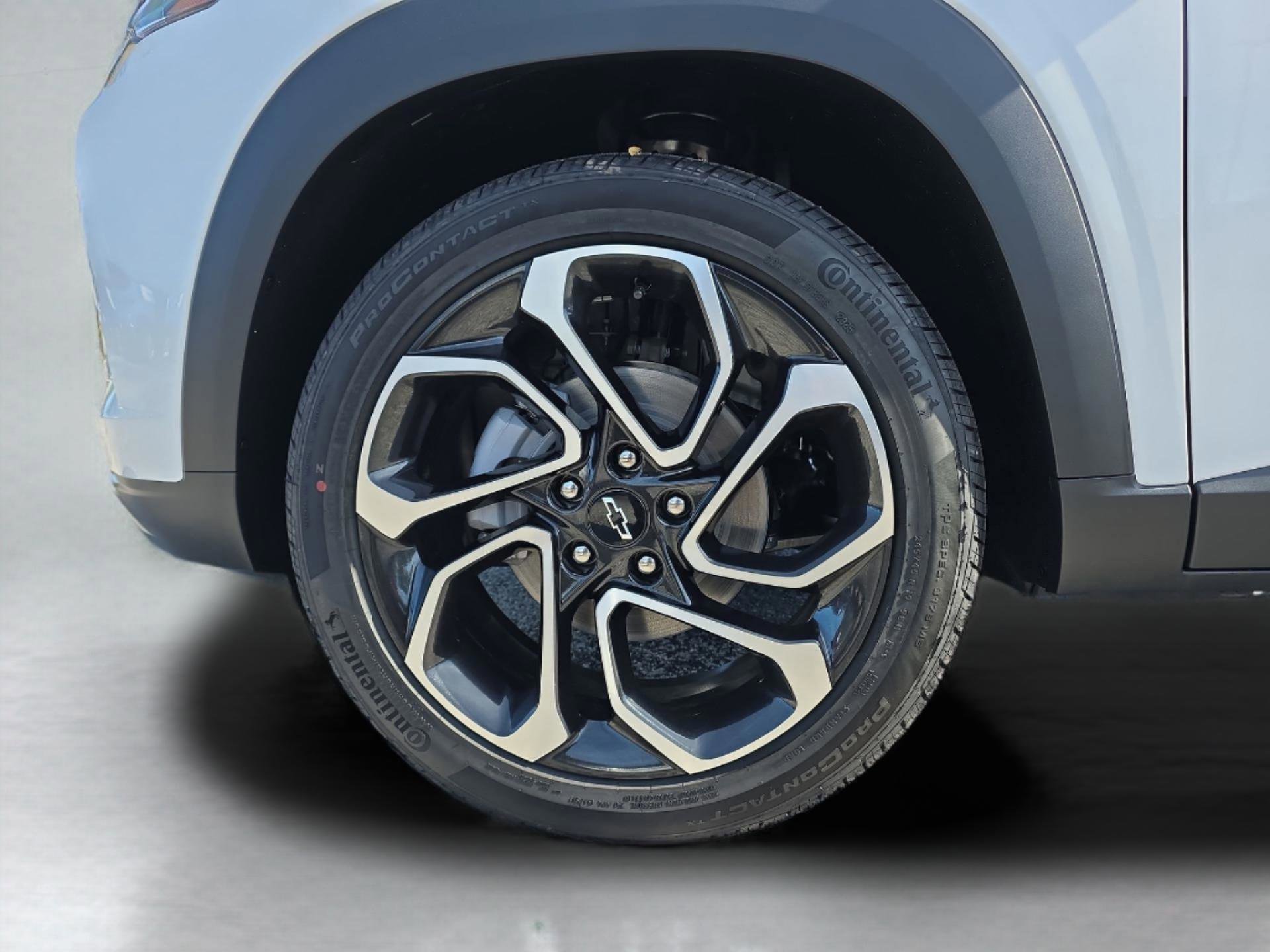 New 2026 Chevrolet Trax RS w/ Sunroof Package image 31