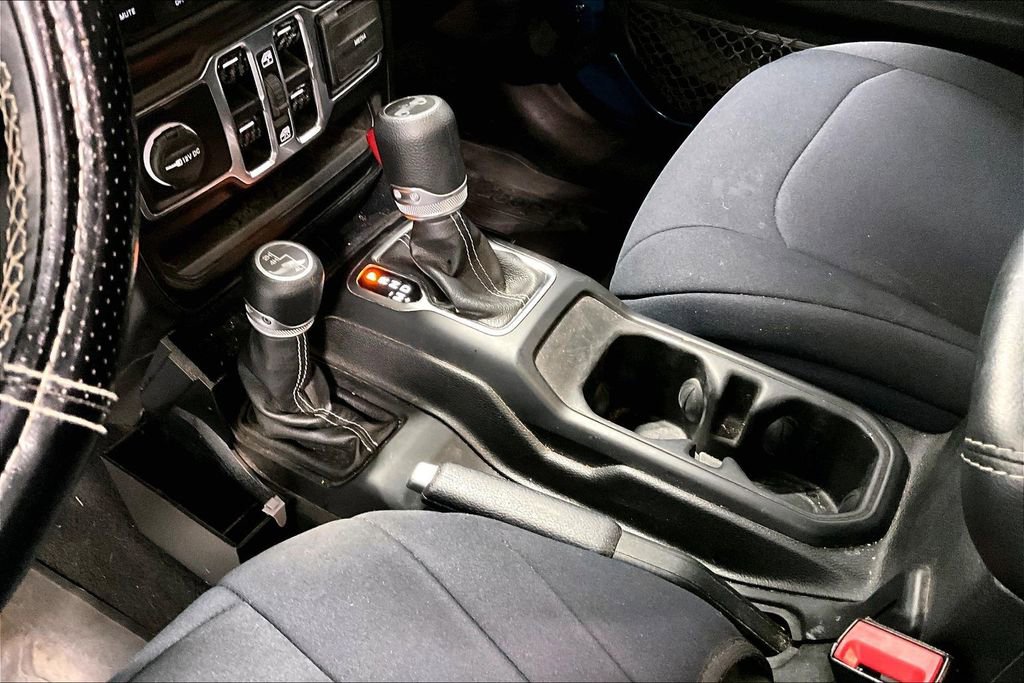 Used 2020 Jeep Wrangler Unlimited Sahara image 17