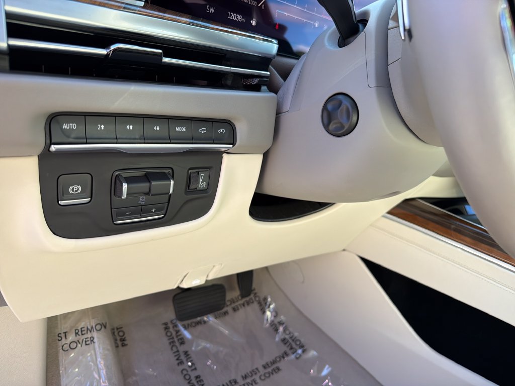 Used 2025 Cadillac Escalade ESV Sport Platinum w/ LPO, Floor Liner Package AWD/4WD image 20