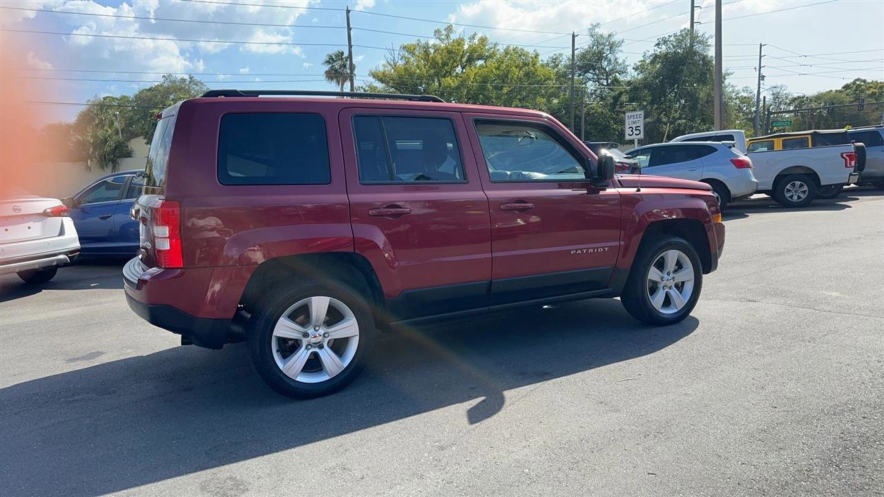 Used 2014 Jeep Patriot Latitude w/ Sun/Sound Group image 10