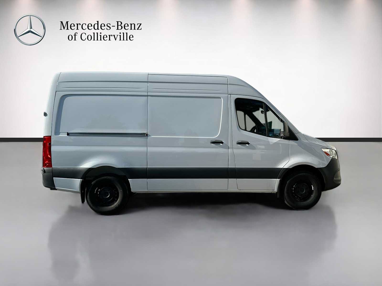 Used 2025 Mercedes-Benz Sprinter 2500 image 4