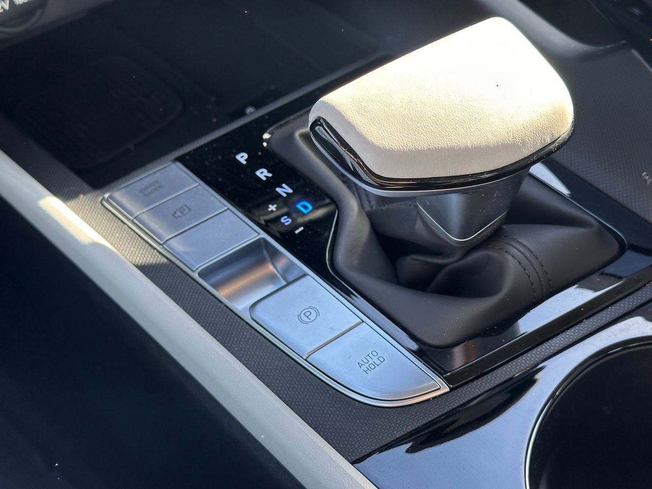 Certified 2025 Hyundai Elantra Limited image 38