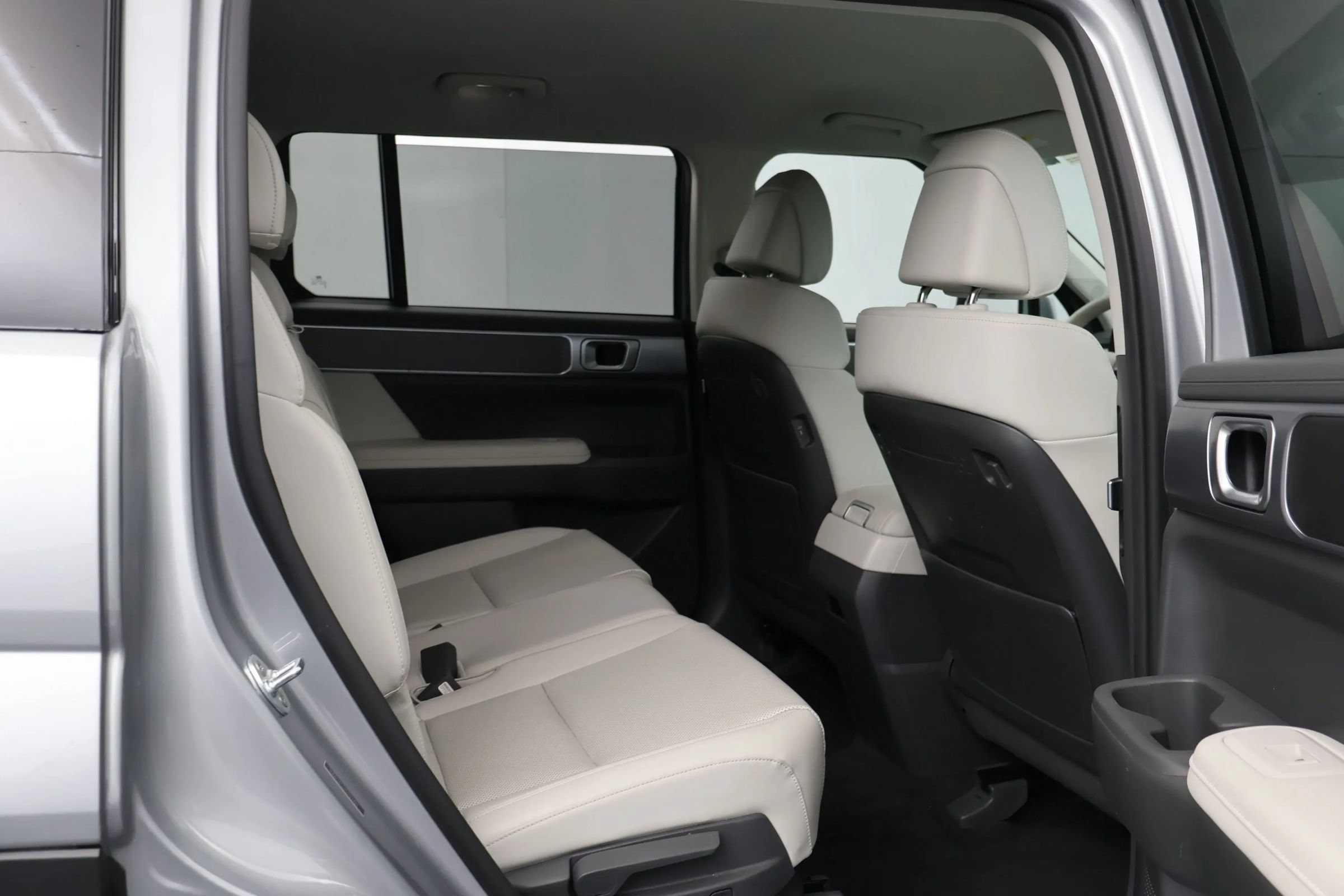 Used 2026 Hyundai Santa Fe SEL FWD image 15
