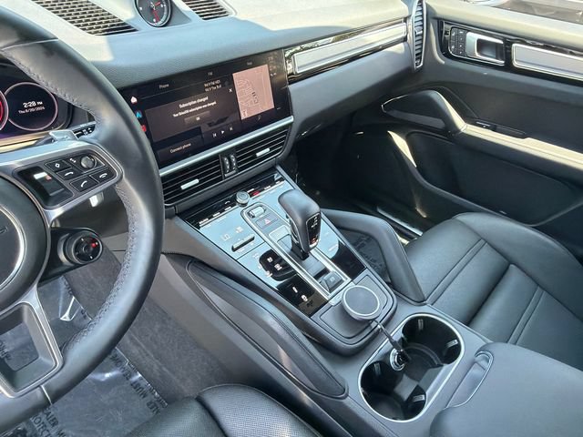 Used 2022 Porsche Cayenne Platinum Edition AWD/4WD image 31