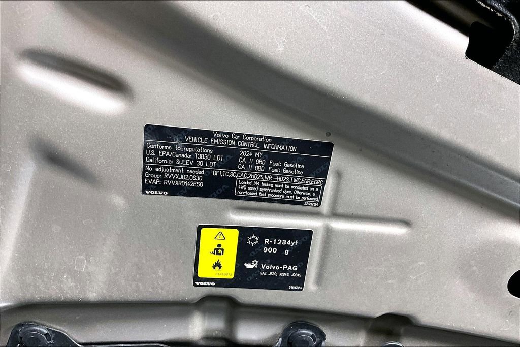 Used 2024 Volvo XC90 B6 Plus w/ Protection Package image 32