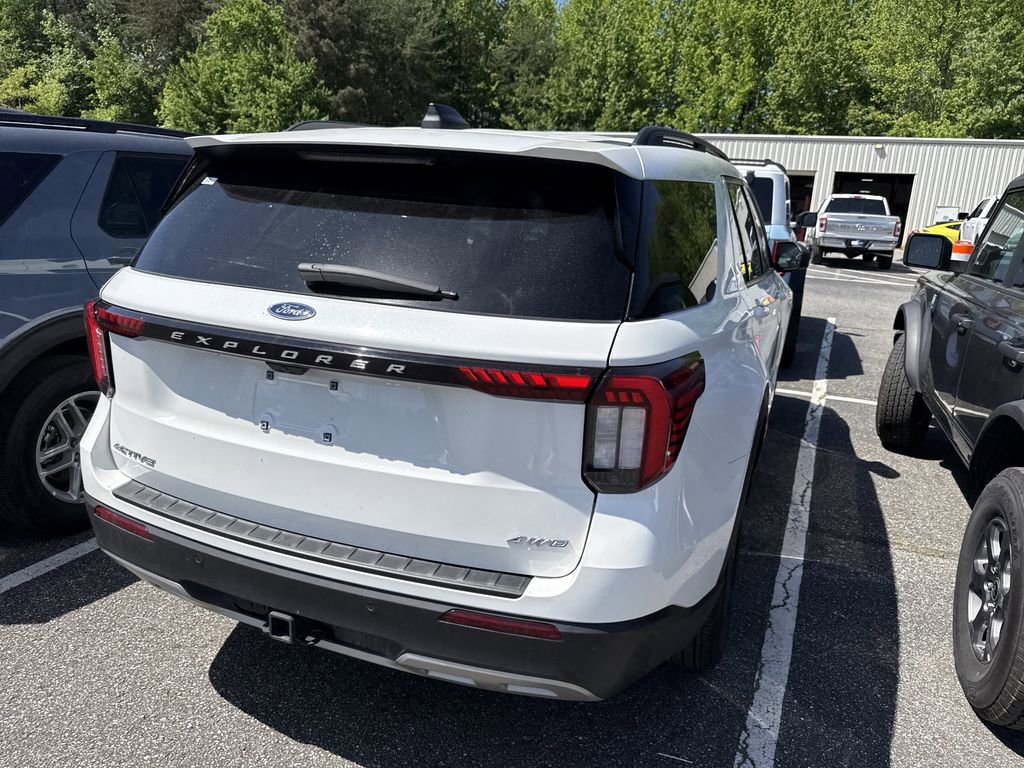 Used 2025 Ford Explorer Active w/ Active Comfort Package AWD/4WD image 18
