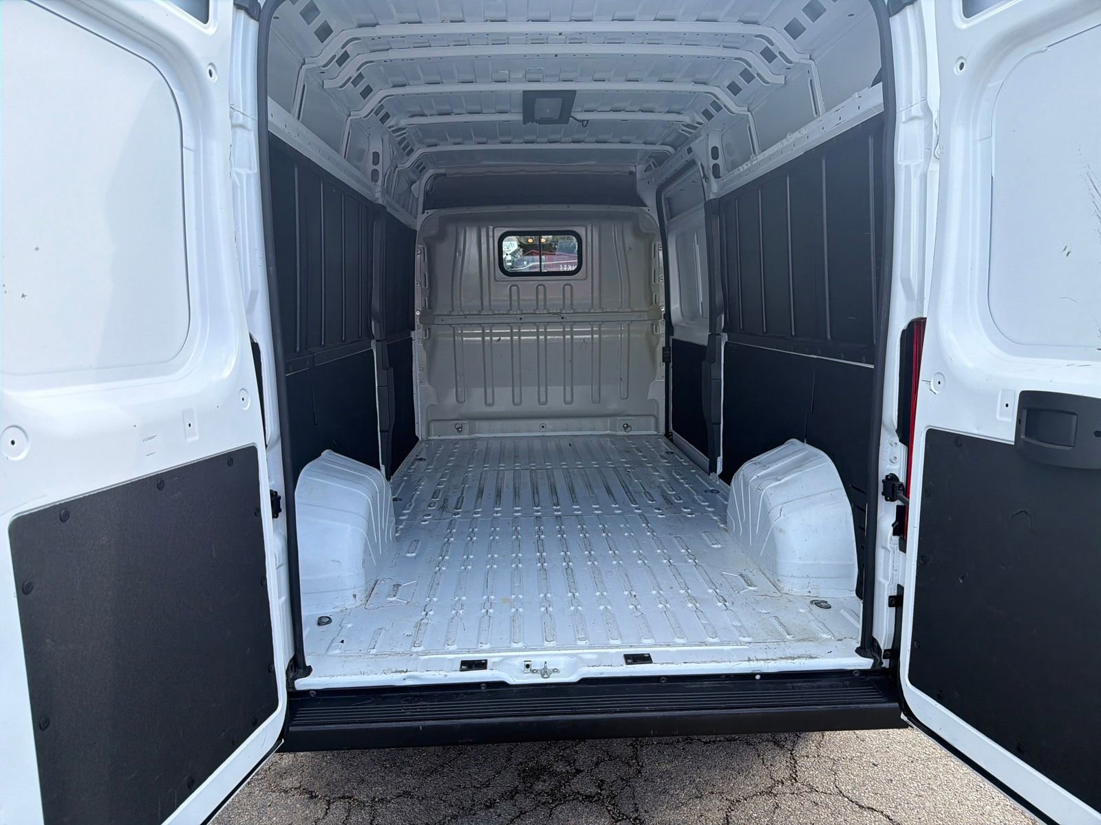 Used 2025 RAM ProMaster 3500 w/ Convenience Group FWD image 23