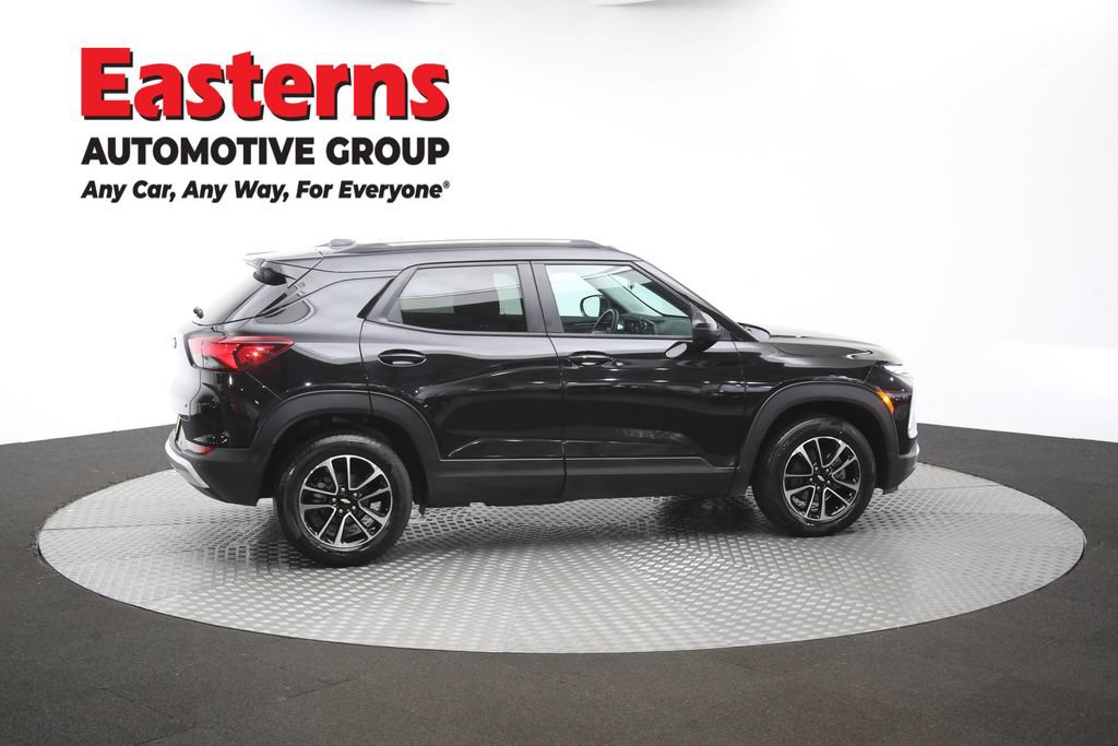 Used 2026 Chevrolet TrailBlazer LT w/ LT Cold Weather Package AWD/4WD image 43