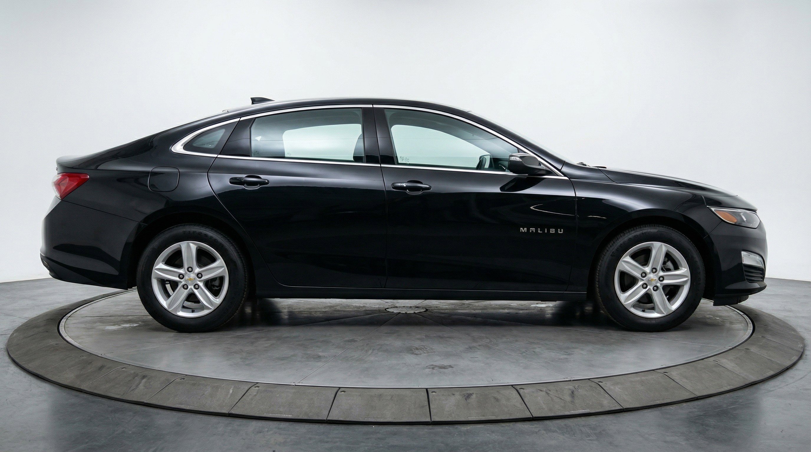Used 2024 Chevrolet Malibu LT FWD image 11