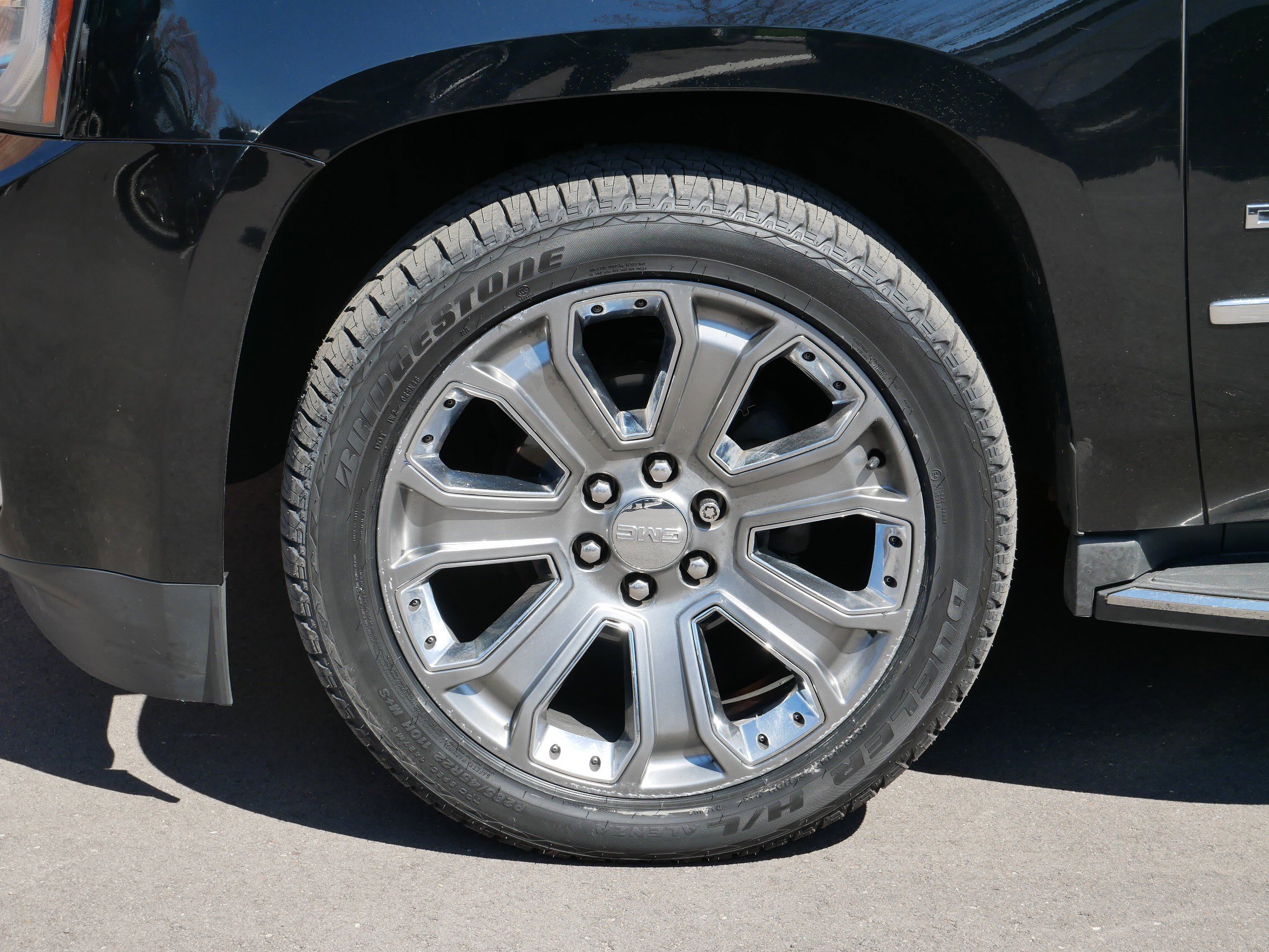Used 2016 GMC Yukon Denali AWD/4WD image 4