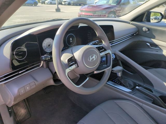 Used 2024 Hyundai Elantra SEL FWD image 14
