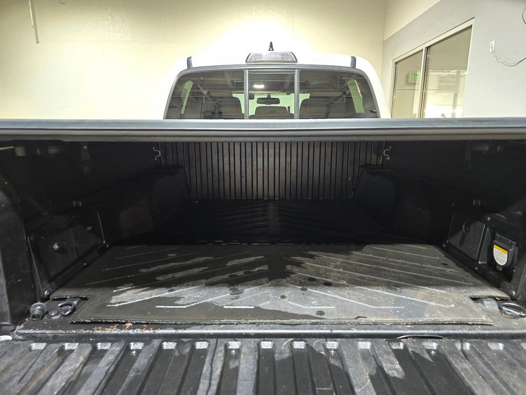 Used 2016 Toyota Tacoma TRD Off-Road image 28