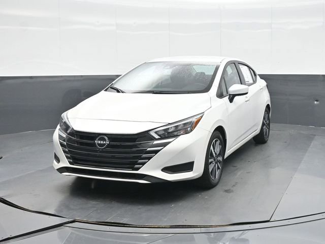 Used 2025 Nissan Versa SV FWD image 17
