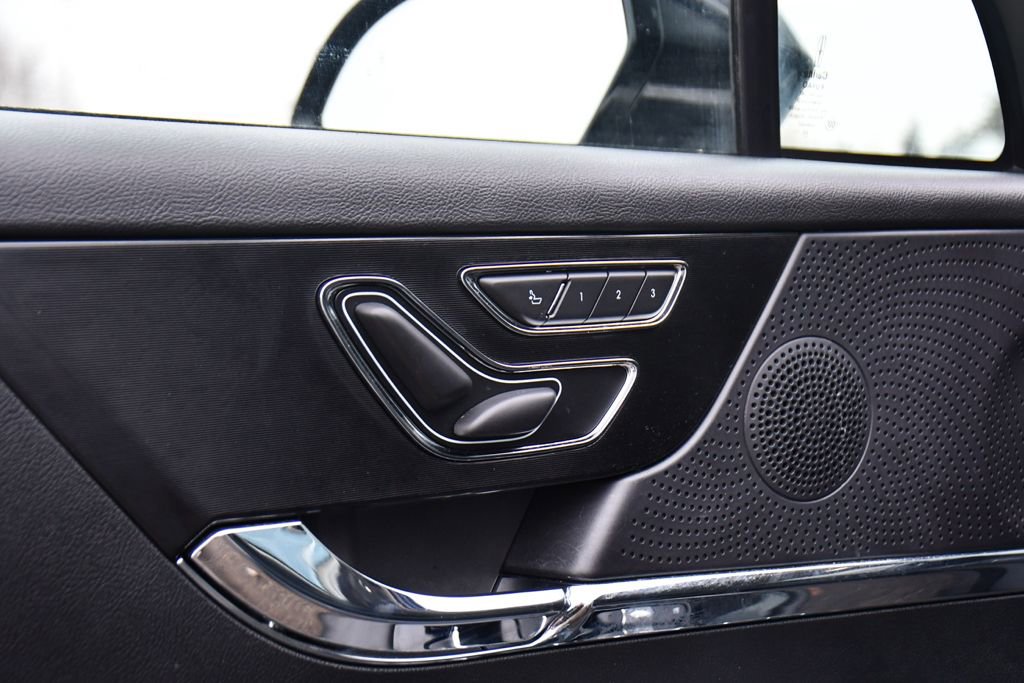 Used 2023 Lincoln Corsair Reserve w/ Equipment Group 201A image 14