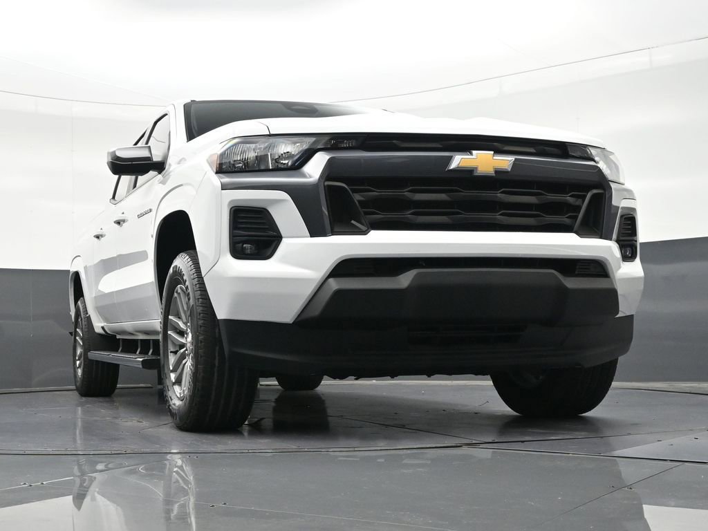 Used 2024 Chevrolet Colorado LT w/ LT Convenience Package image 32