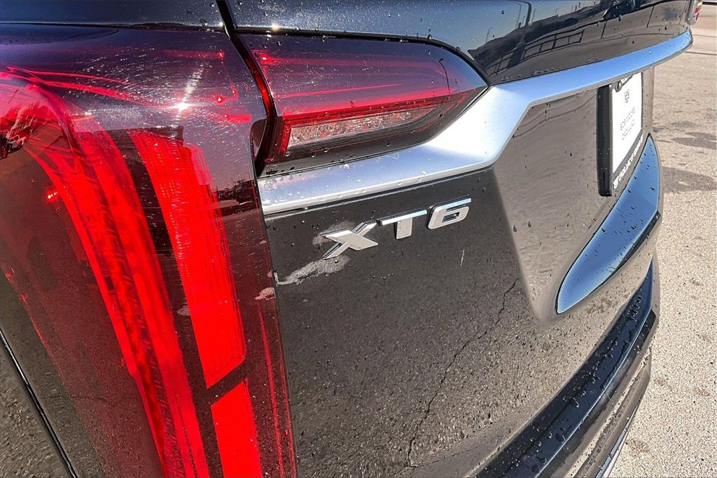 Used 2025 Cadillac XT6 Premium Luxury image 32