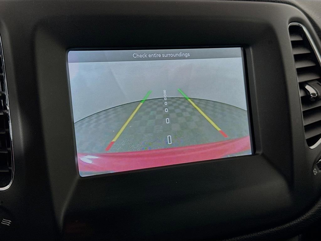 Used 2019 Jeep Compass Latitude w/ Cold Weather Group image 18