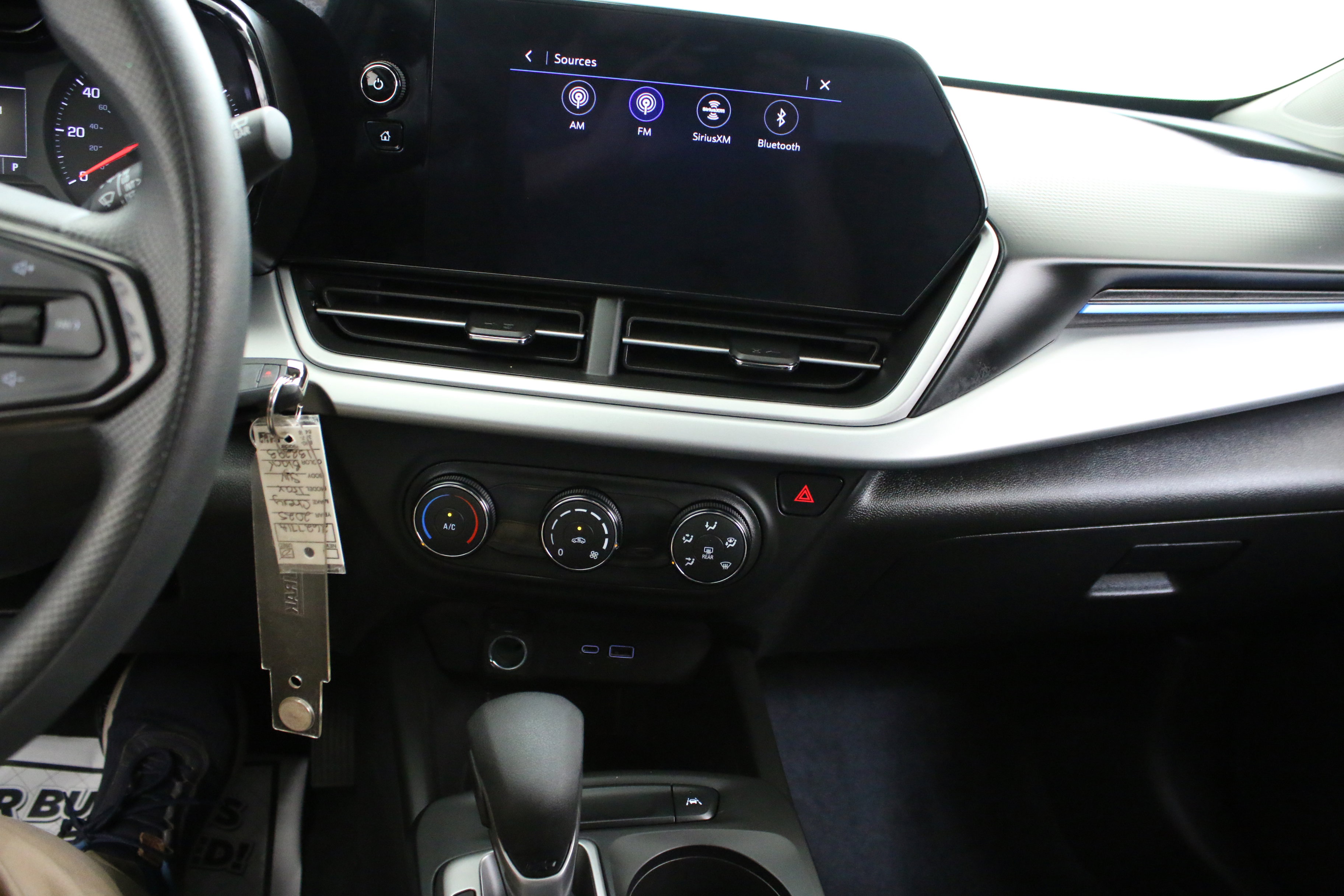 Certified 2025 Chevrolet Trax LS FWD image 19