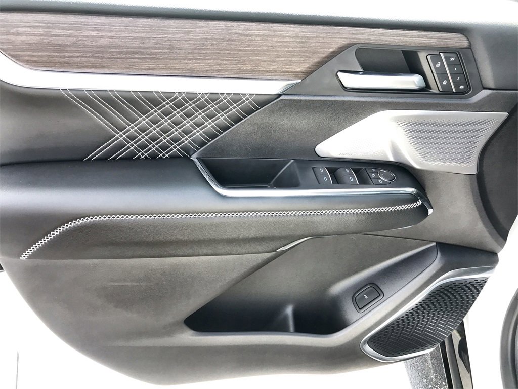 Used 2024 GMC Acadia Denali w/ Super Cruise Package image 13