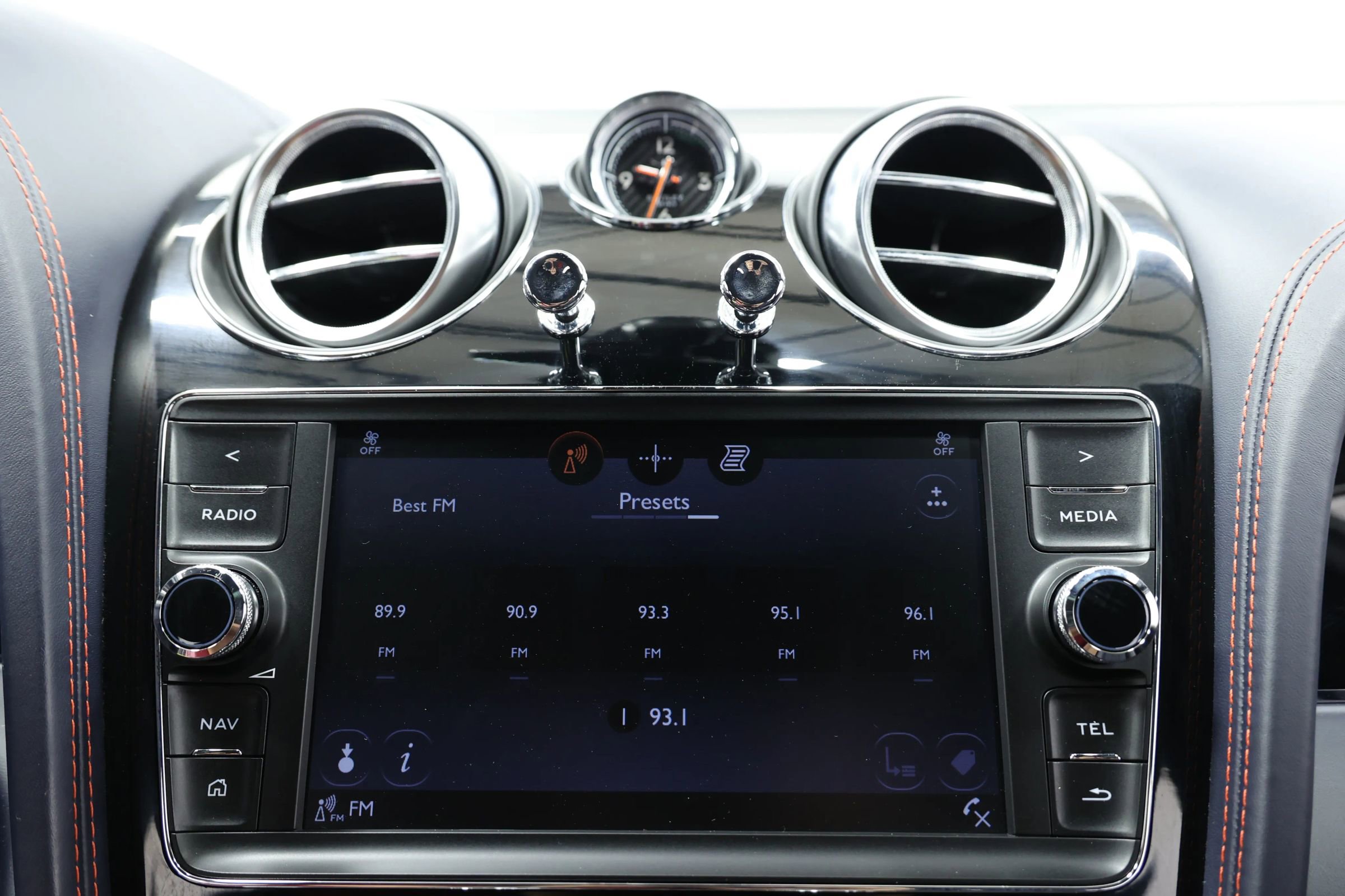 Used 2019 Bentley Bentayga AWD/4WD image 37