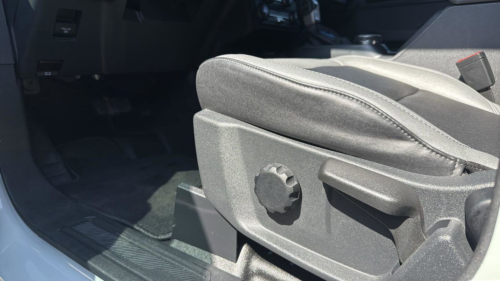 Certified 2024 Ford Bronco Black Diamond image 11