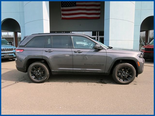 Certified 2025 Jeep Grand Cherokee Altitude image 1