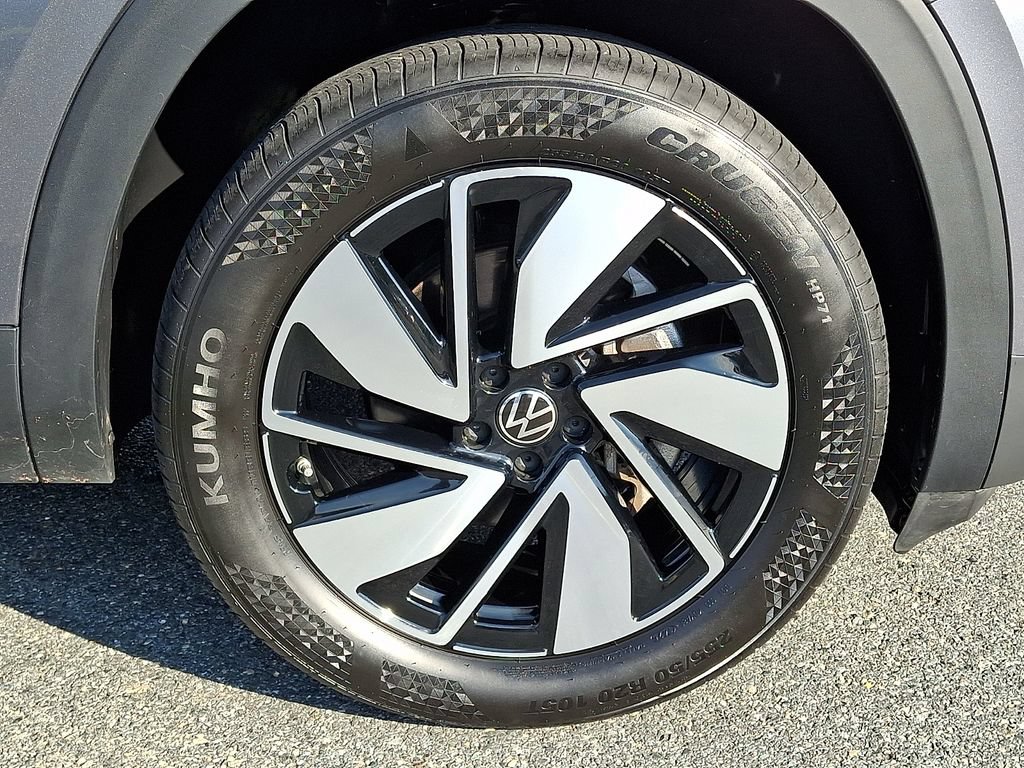 Used 2025 Volkswagen Atlas SE AWD/4WD image 8