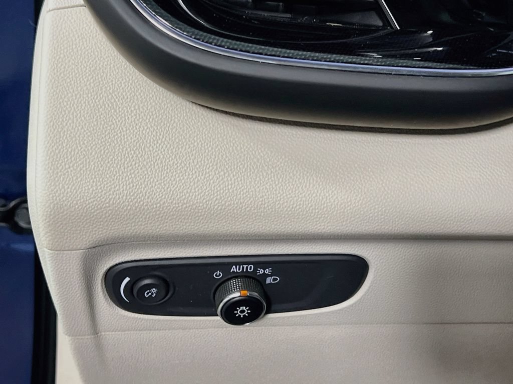 Certified 2023 Buick Envision Essence AWD/4WD image 9