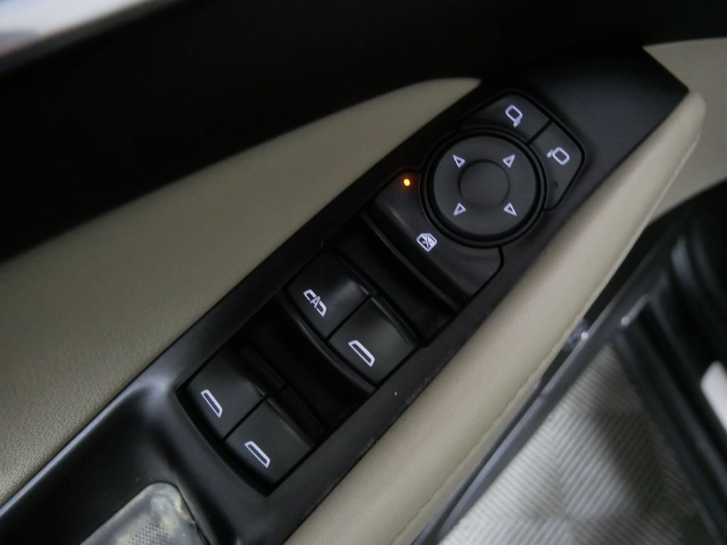 Used 2021 Buick Enclave Essence w/ Sound and Sites Package AWD/4WD image 16
