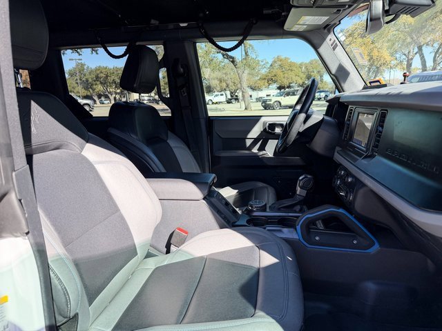 Used 2021 Ford Bronco Black Diamond image 17