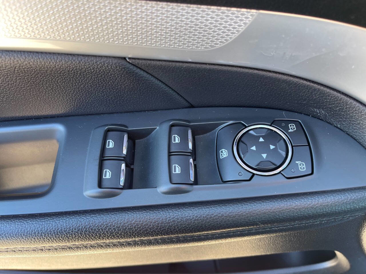 Used 2017 Ford Explorer XLT w/ Equipment Group 202A image 17