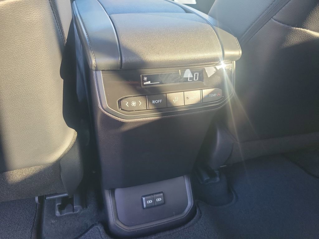 Used 2026 Toyota Highlander XSE image 30